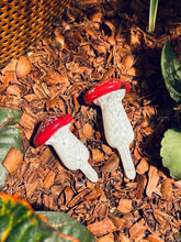 Load image into Gallery viewer, Garden Mushroom