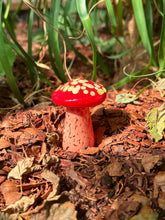 Load image into Gallery viewer, Garden Mushroom